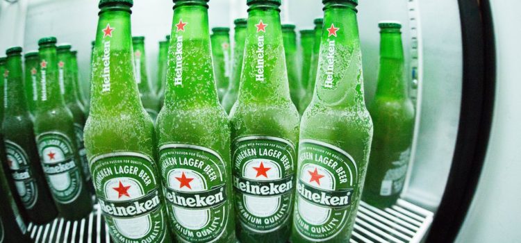 Toujours avoir des bières Heineken au frais pour les soirées entre amis