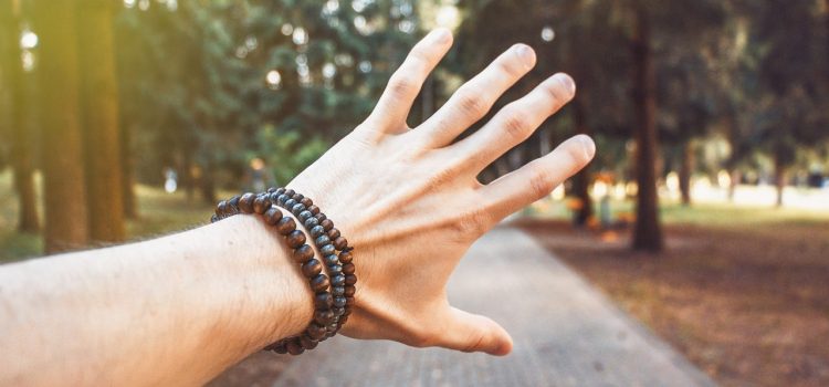 6 bracelets utiles à adopter