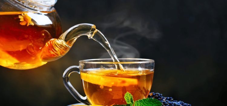 préparation du thé turc sans théière